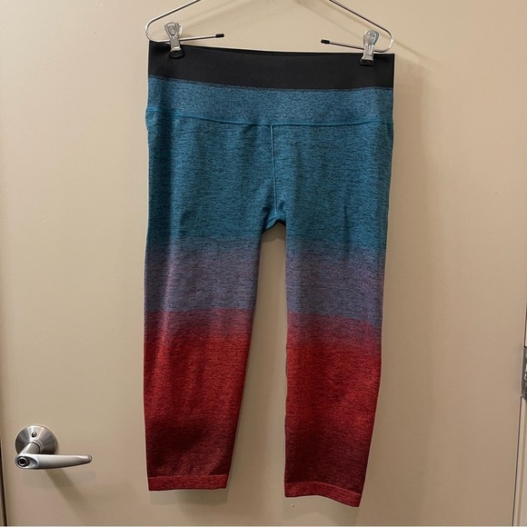 Athleta Relay Capri leggings size large seamless multicolor activewear colorful - Picture 5 of 9